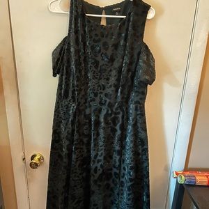 Torrid dark green velvet leopard print cold shoulder dress